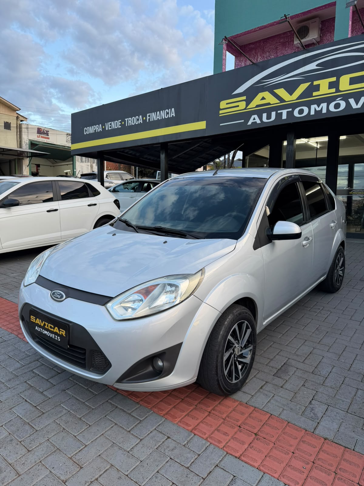 FORD FIESTA SEDAN